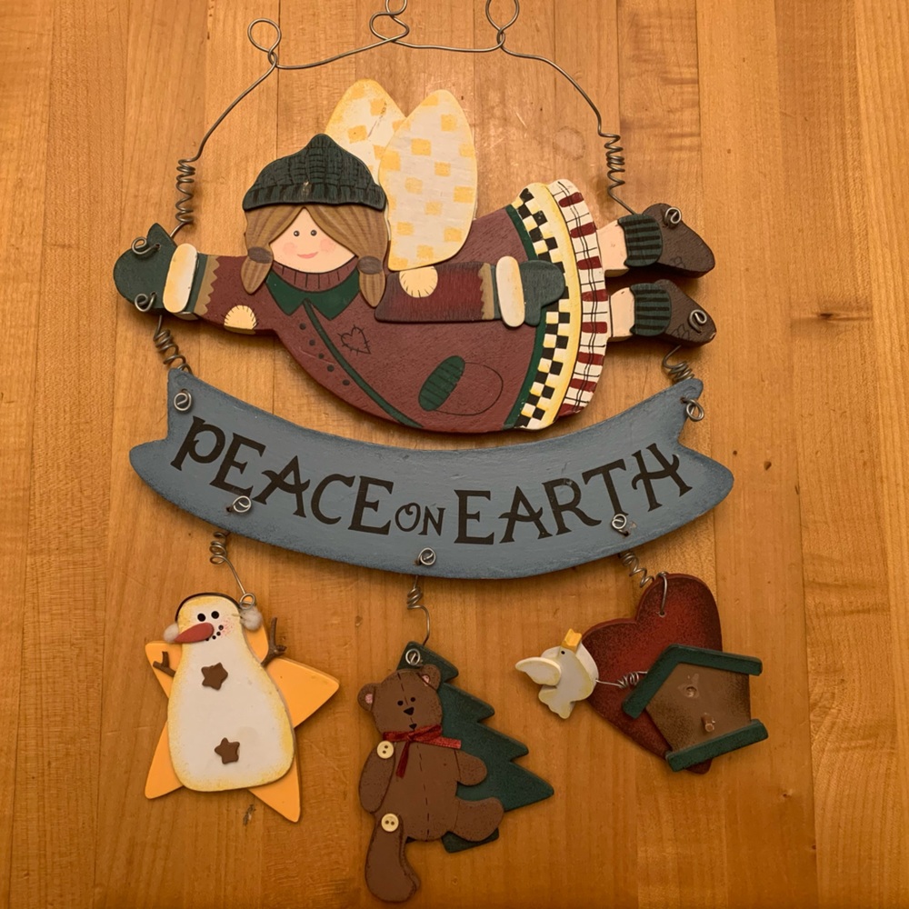 Debbie Mumm Christmas Wall Decor